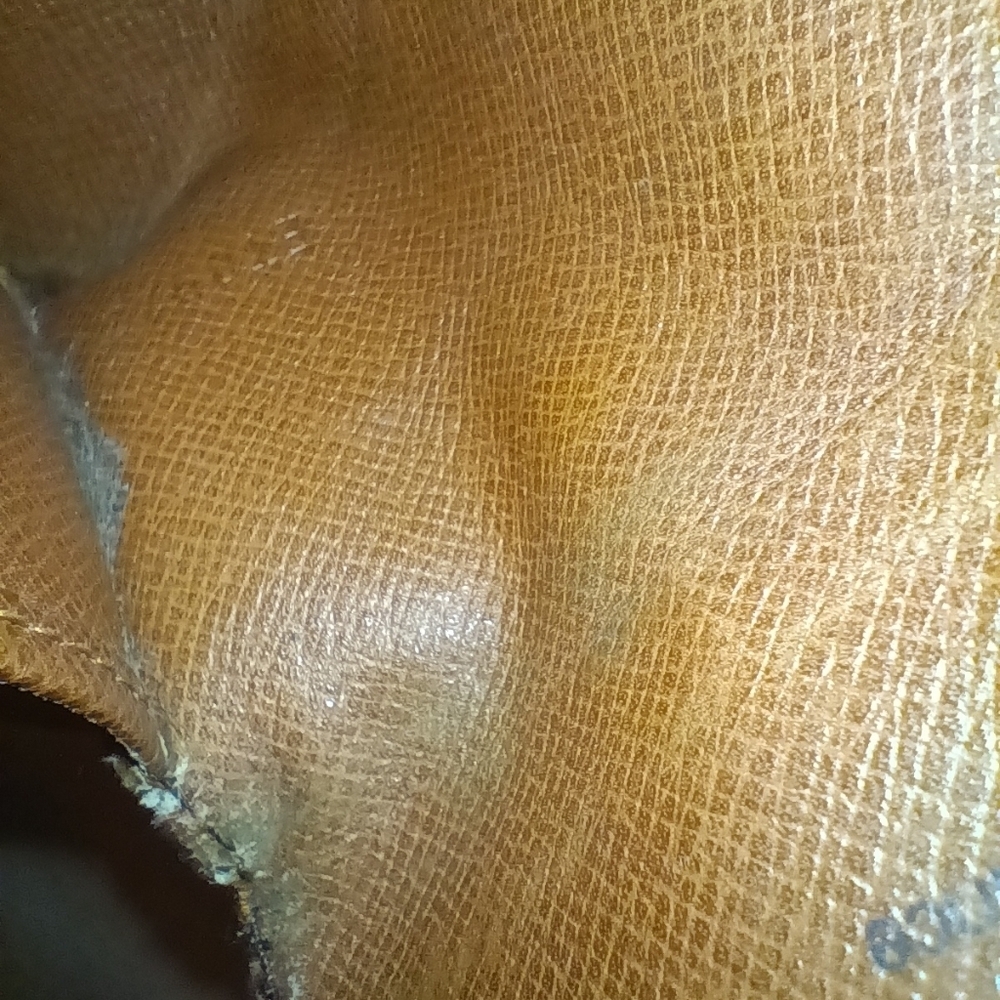 Authentic Louis Vuitton Monogram 2 Key Case Holders 4 Key - Picture 11 of 13